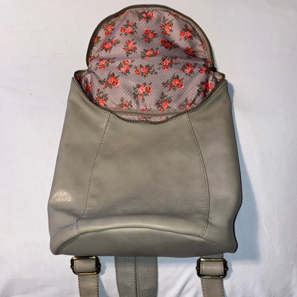 🌹Adorable Joy Susan Alyssa vegan leather backpack - Picture 1 of 8